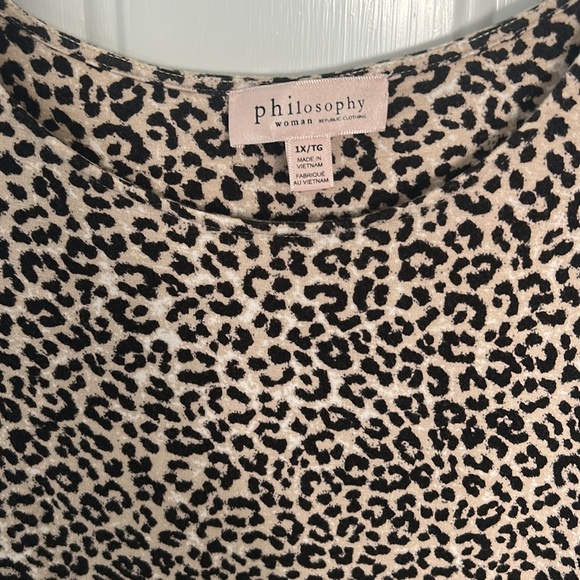 Philosophy Women’s Black and Tan Leopard Print Short Sleeve Tee Shirt Size 1X - Picture 2 of 5